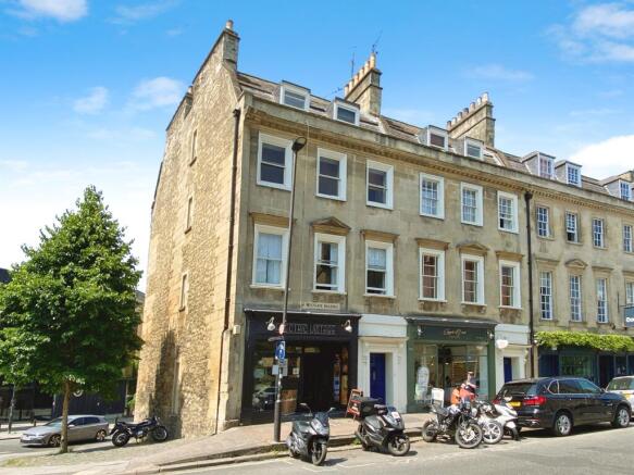 1 bed property, in Westgate Buildings, £250,000