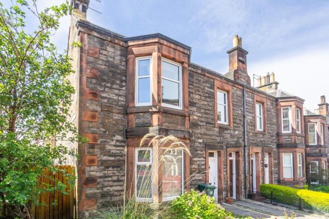 2 bed property, in Restalrig Road, £325,000