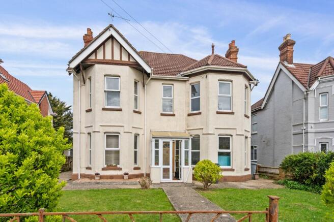 6 bed property, in Lowther Road, £600,000
