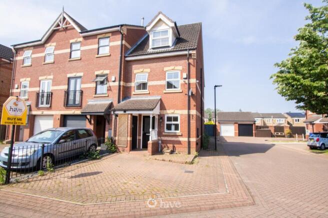 3 bed property, in Coniston Drive, £200,000