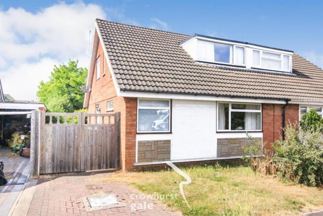 2 bed property, in Orlando Close, £249,950