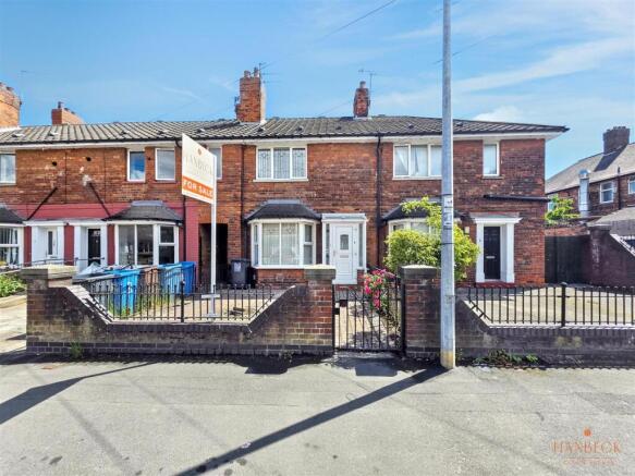 2 bed property, in Rosedale Grove, £115,000