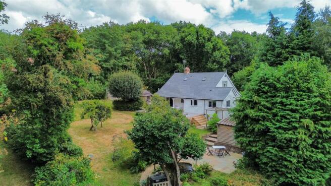 3 bed property, in Sandrock Hill, £650,000