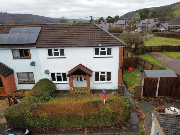 3 bed property, in Dolgwenith, £195,000