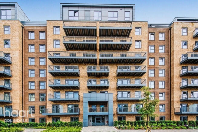 1 bed property, in Farington House, £375,000