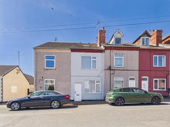 3 bed property, in Park Lane, £140,000