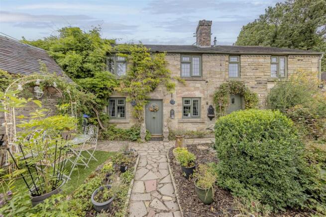 4 bed property, in Stanley Road, £600,000