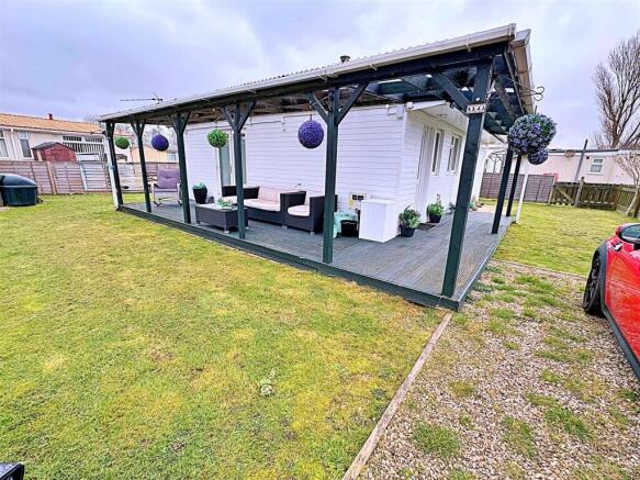 3 bed property, in Humberston Fitties, £104,950
