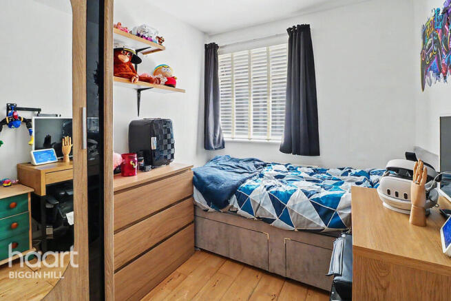 3 bed property, in Alexandra Road, £425,000