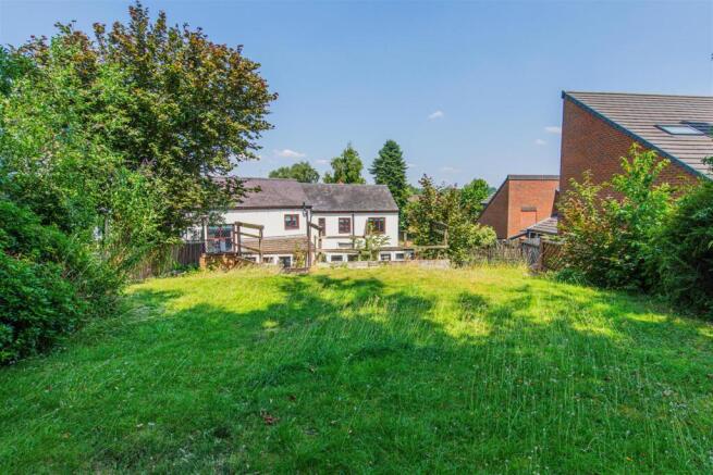 5 bed property, in West Street, £525,000
