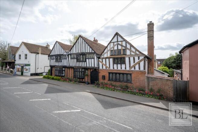 4 bed property, in Colchester Road, £500,000