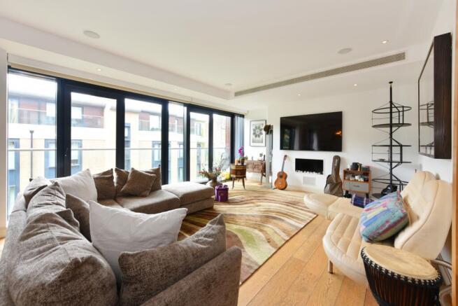 3 bed property, in Gloucester Avenue, £1,640,000