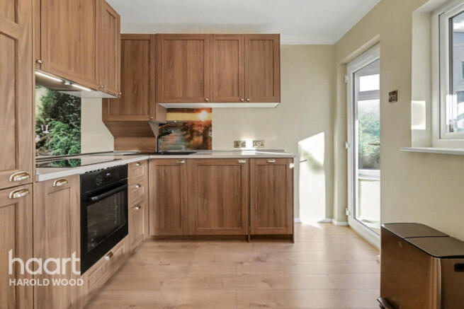 3 bed property, in Ingreway, £500,000