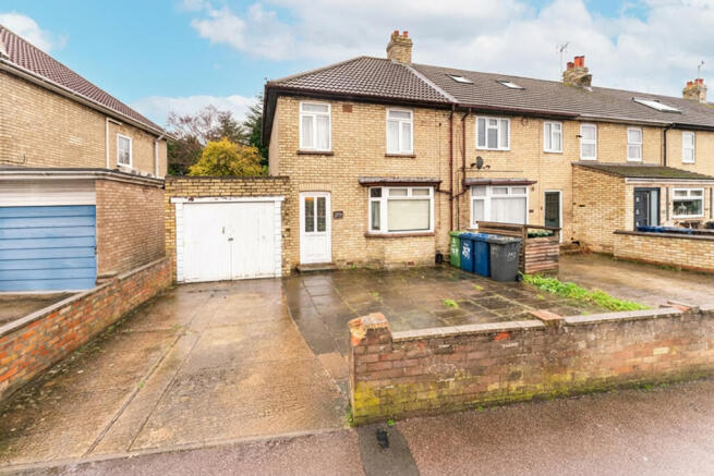 3 bed property, in Coldhams Lane, £450,000