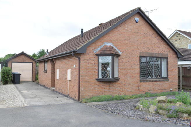 2 bed property, in Hawthorn Croft, £315,000