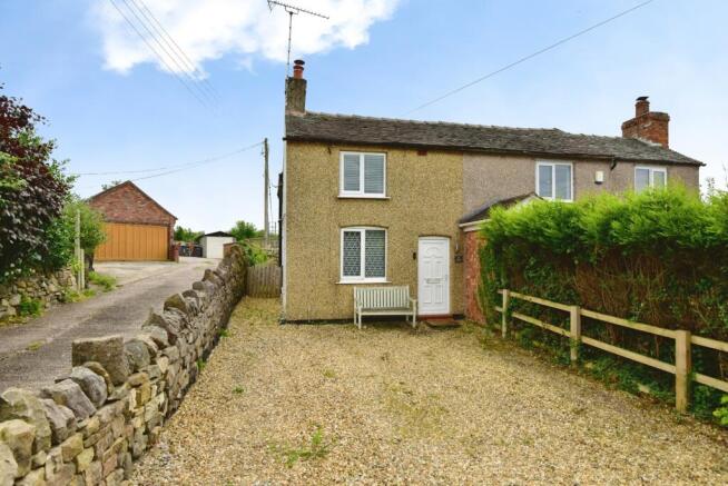 2 bed property, in Dales Green, £200,000