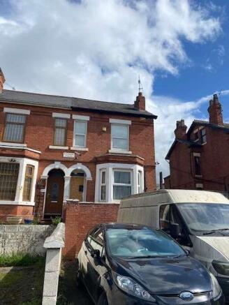 4 bed property, in Highbury Road, £190,000