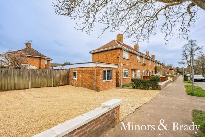 7 bed property, in Scarnell Road, £400,000