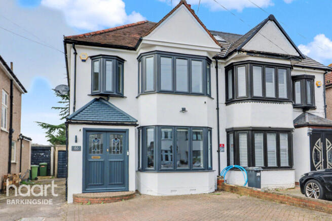 3 bed property, in Wensleydale Avenue, £600,000