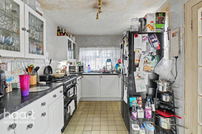3 bed property, in Abbs Cross Lane, £425,000