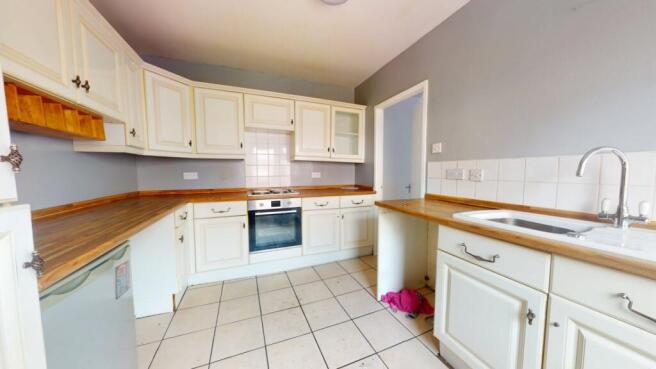 3 bed property, in Matthews Crescent, £55,000