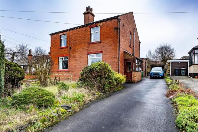 3 bed property, in Whitehall Road, £230,000