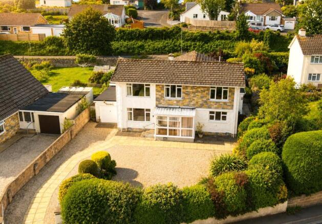 4 bed property, in Chaloners Road, £635,000