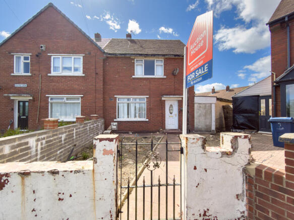 2 bed property, in 2 South View, £46,000