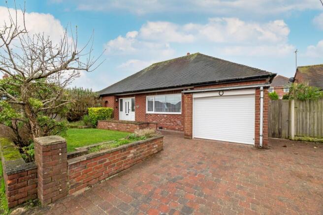 3 bed property, in Victoria Avenue, £415,000