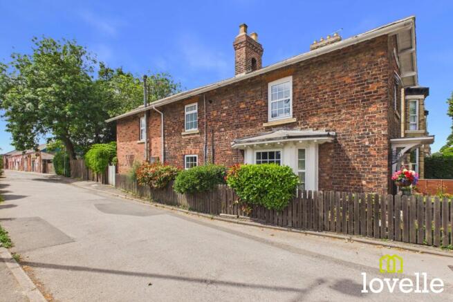 3 bed property, in Northgate, £275,000