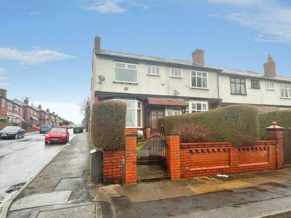 4 bed property, in Somerset Road, £210,000