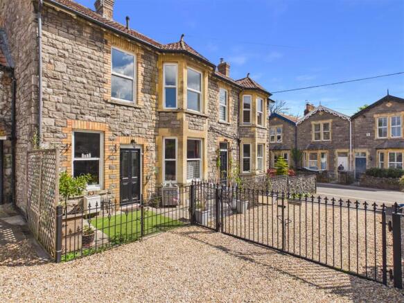 5 bed property, in Cliff Street, £625,000