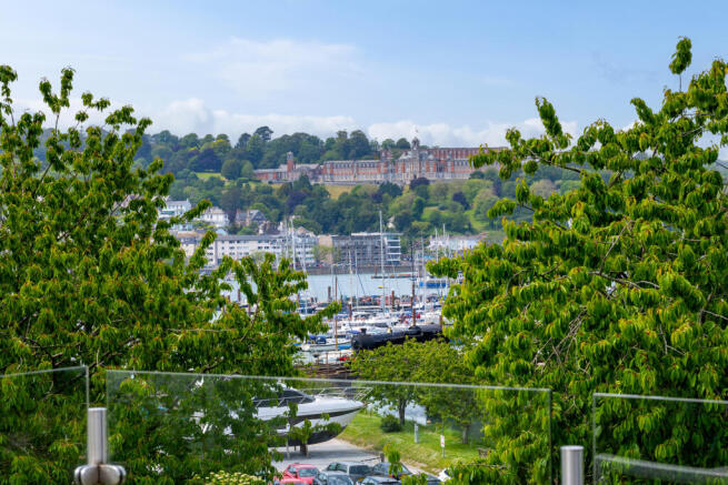 3 bed property, in Brixham Road, £375,000