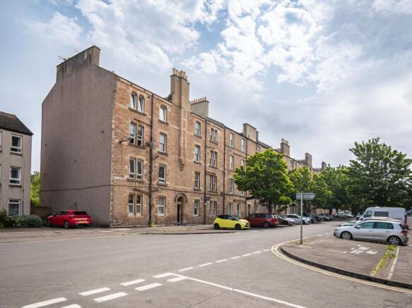 1 bed property, in 46/15 Balfour Street, £160,000