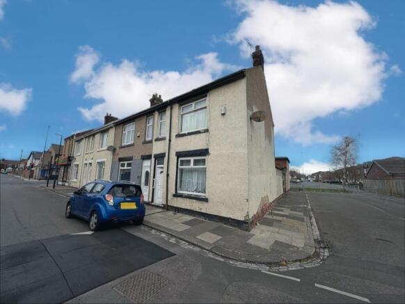 2 bed property, in Windermere Road, £39,999