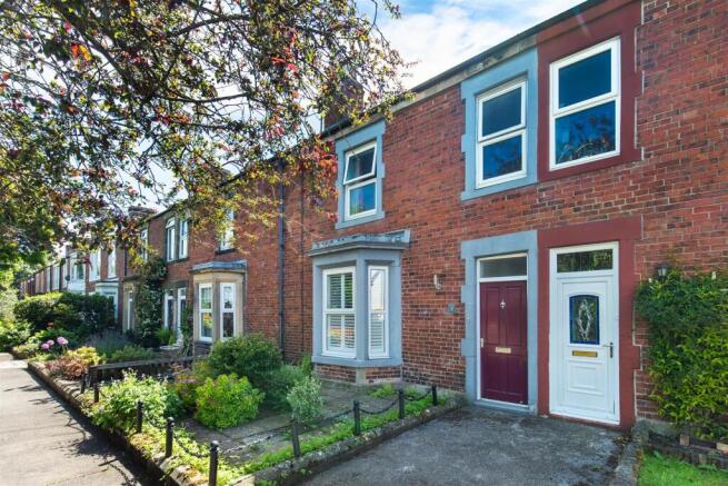 3 bed property, in Tenter Terrace, £295,000