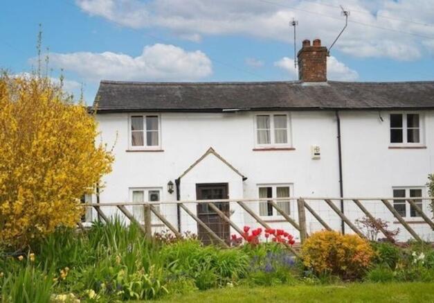 2 bed property, in Cornflower Cottage Biggs Lane Dinton HP17, £550,000