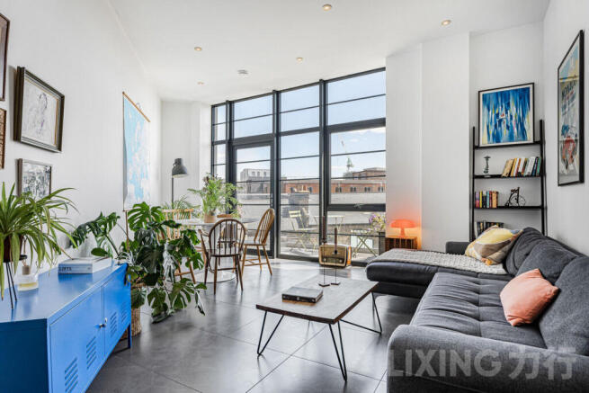 1 bed property, in Powis Street, £345,000