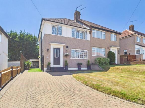 3 bed property, in Aldrich Crescent, £460,000