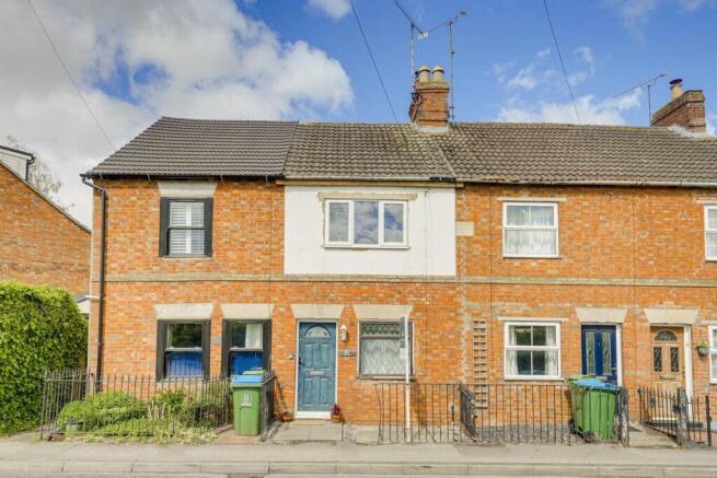 2 bed property, in Leighton Road, £260,000