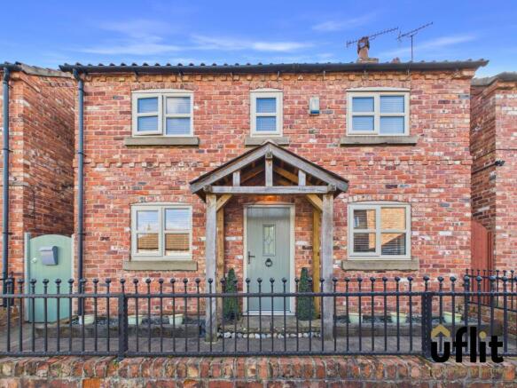 3 bed property, in Sunderland Farm Close, £350,000
