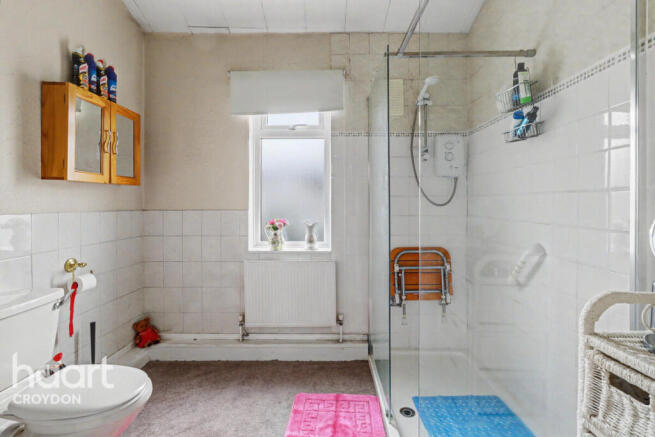 2 bed property, in Pemdevon Road, £360,000