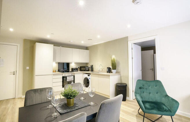2 bed property, in 160 Richmond Row, £257,000