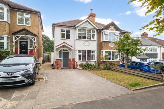 3 bed property, in Rose Hill Park West, £600,000