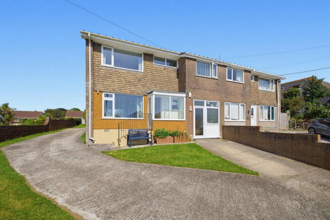 4 bed property, in Church Road, £460,000