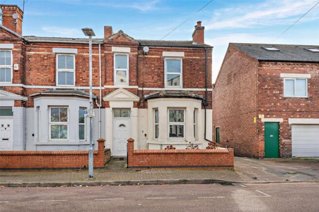 5 bed property, in Rushworth Avenue, £300,000