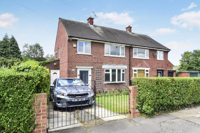 3 bed property, in Simmonite Road, £140,000