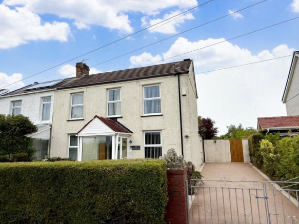 3 bed property, in Gower Road, £350,000