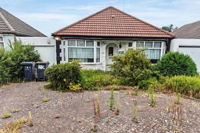 2 bed property, in Common Lane, £180,000