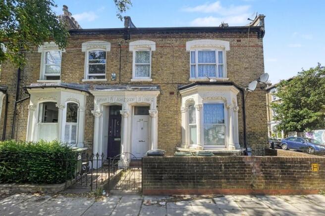 2 bed property, in Rattray Road, £335,000